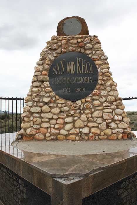 sanandkhoimemorial_01